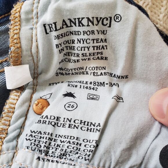 Blank NYC Mid-Rise Skinny Distressed Jeans sz 26x24 - Picture 12 of 12